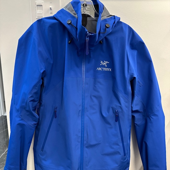 2022 Women’s Arc’teryx Beta AR Jacket (Vitality Blue) - Picture 1 of 6